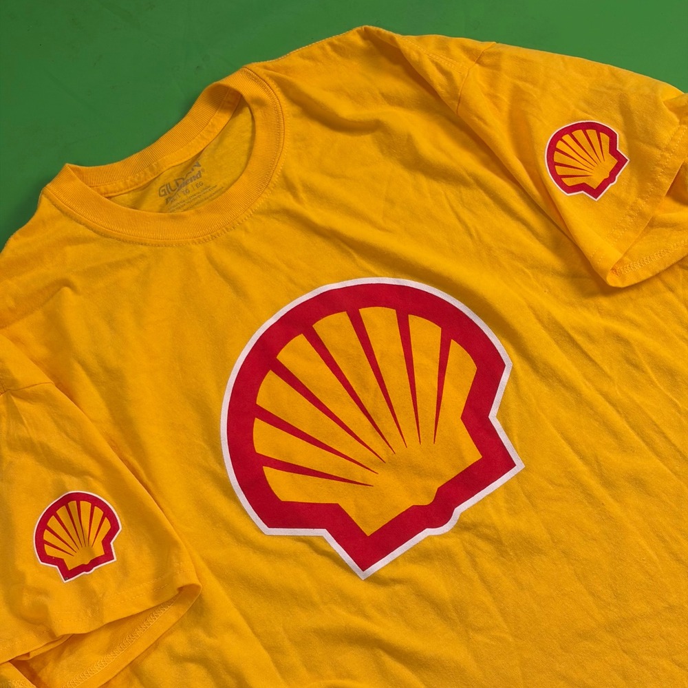 Gildan Shell Oil Logo T-Shirt Mens XL Yellow Short Sleeve Graphic Tee